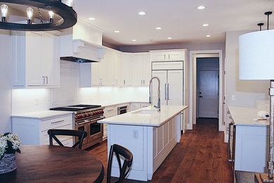 Transitional kitchen photo