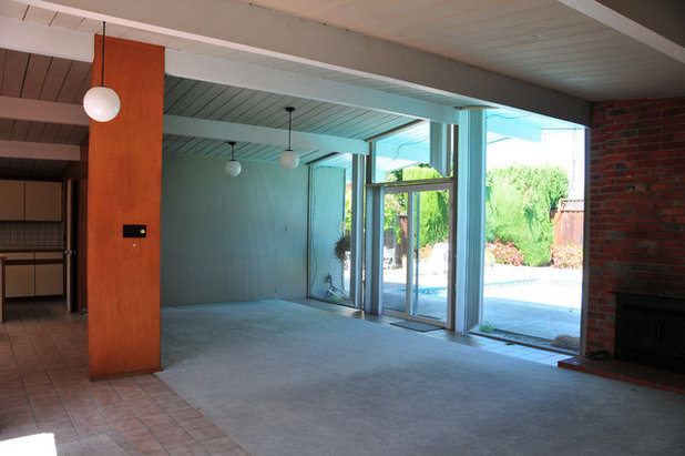 Midcentury  My Houzz: A Young Couple Renovate a tired 1950's Eichler Home