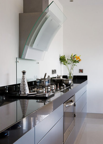 Contemporary Kitchen by Glenvale Kitchens