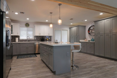 Kitchen - kitchen idea in Phoenix