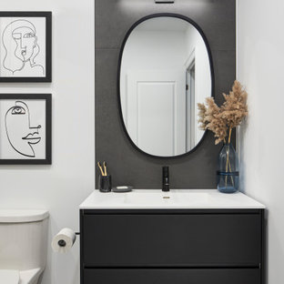 75+ Badezimmer mit integriertem Waschbecken und Wäscheaufbewahrung