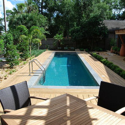 Geometric Traditional Pool with Chairs and Table - Products