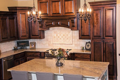 Example of a mid-sized mountain style l-shaped brick floor eat-in kitchen design in Atlanta with beige backsplash and stone tile backsplash