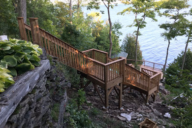 Design ideas for a traditional deck in Toronto.
