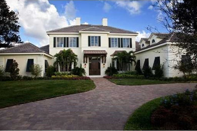 Transitional home design photo in Miami