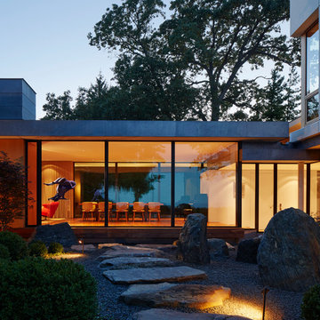 Lake View Modern