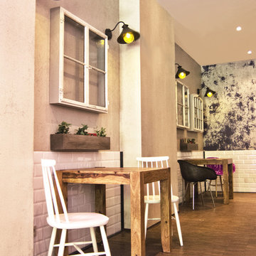 Baxpax Downtown Hostel