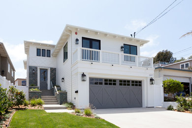 Home design - transitional home design idea in Los Angeles
