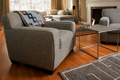 Transitional home design photo in New York