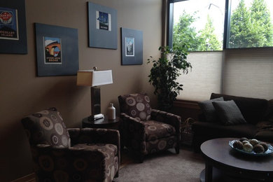 Example of a transitional living room design in Minneapolis