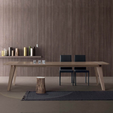 Fred wooden extending dining table by Compar