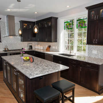 Dura Supreme Kitchen with a Contemporary Flair