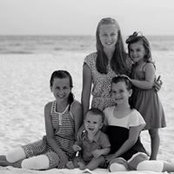 Stephanie Kitchen's photo