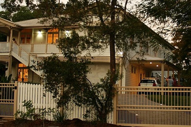 Example of a classic home design design in Brisbane