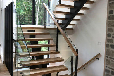 Idée de décoration pour un escalier design.