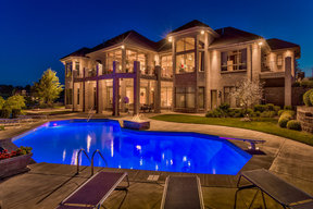 Stunning Lakefront Home - Bennington, NE