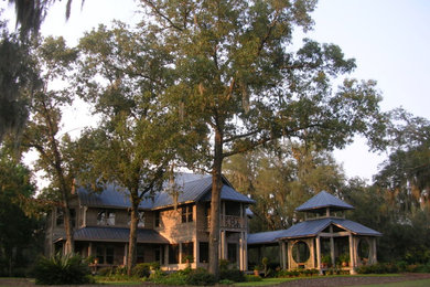 Inspiration for a timeless exterior home remodel in Jacksonville