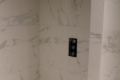 This is an example of a contemporary bathroom in Lille.