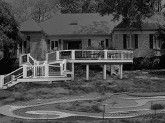 Help on updating exterior of 80s-style brick ranch