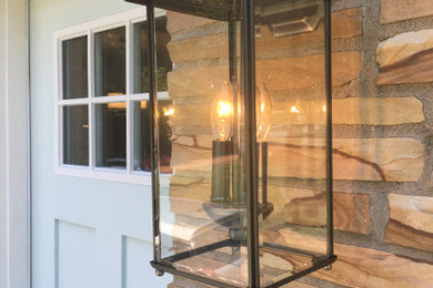 Example of a transitional home design design in Atlanta