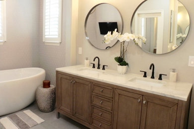 Example of a bathroom design in Orange County