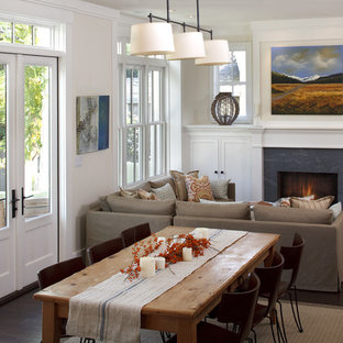 サンフランシスコのトラディショナルスタイルのLDKの画像 (茶色い床)