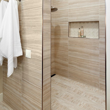 Chic walk-in Shower