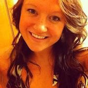 Caitlin Pierces foto