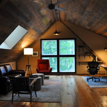 Lake House Barn Studio & Garage