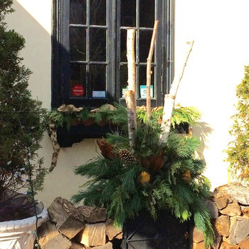 F'Amelia Restaurant Christmas Decorating of Enterance