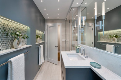 Example of a minimalist bathroom design in Boston