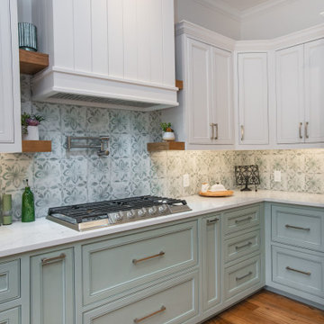 ButtonWood ⎸ Kitchen + Dining Room + Wet-bar + Pantry + Mudroom + Laundry Room