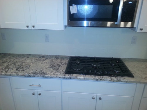 backsplash to go with white ice granite
