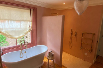 地中海スタイルのおしゃれな浴室の写真