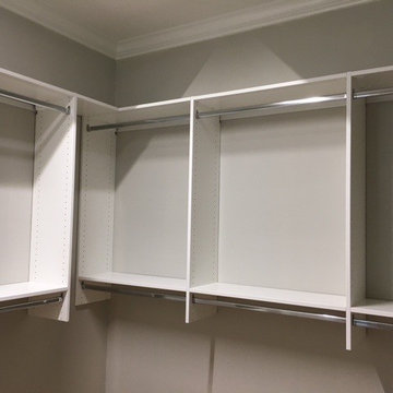 Bell's Walk In Closet