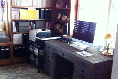 Design ideas for a traditional home office in San Francisco.