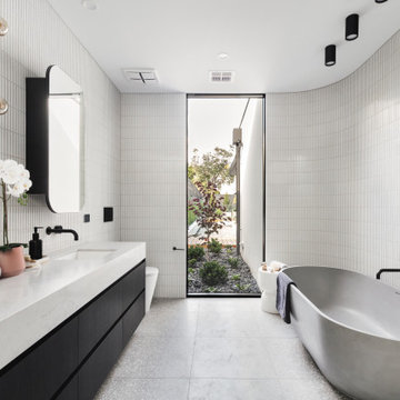 Beaumaris Main Bathroom