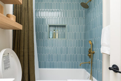 Bathroom - bathroom idea in San Francisco