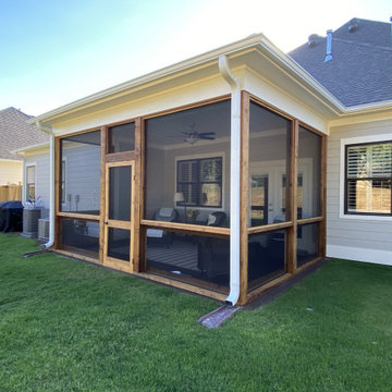 Screened Porch in Griffin Park at Eagle Point in Birmingham