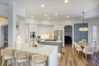 Kitchen - contemporary kitchen idea in Phoenix
