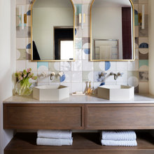 17 Bathrooms With Tile Patterns to Inspire
