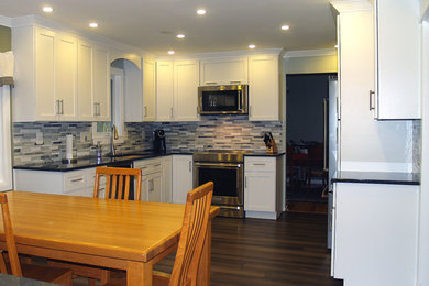 Kitchen - transitional kitchen idea in Cleveland