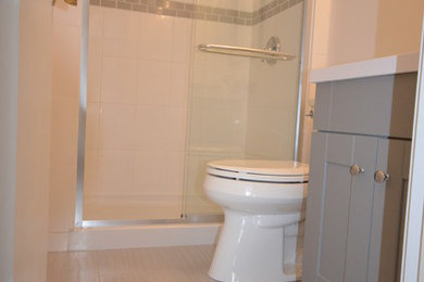 Bathroom - contemporary bathroom idea in Ottawa