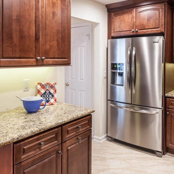 Compact Maple Chestnut Kitchen