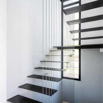 Escaleras colgantes de estilo moderno