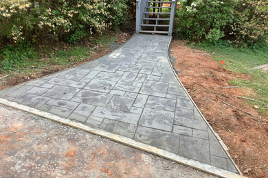 Design ideas for a traditional landscaping in Other.