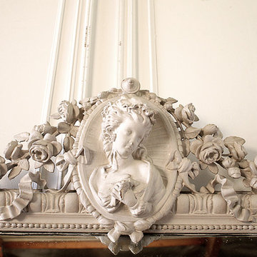 20th Century Antique Painted Wood and Gesso Cameo Mirror with Roses