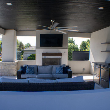 Outdoor Kitchen