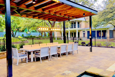 Design ideas for a transitional patio in Dallas.