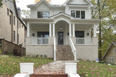 Example of a large arts and crafts home design design in Atlanta